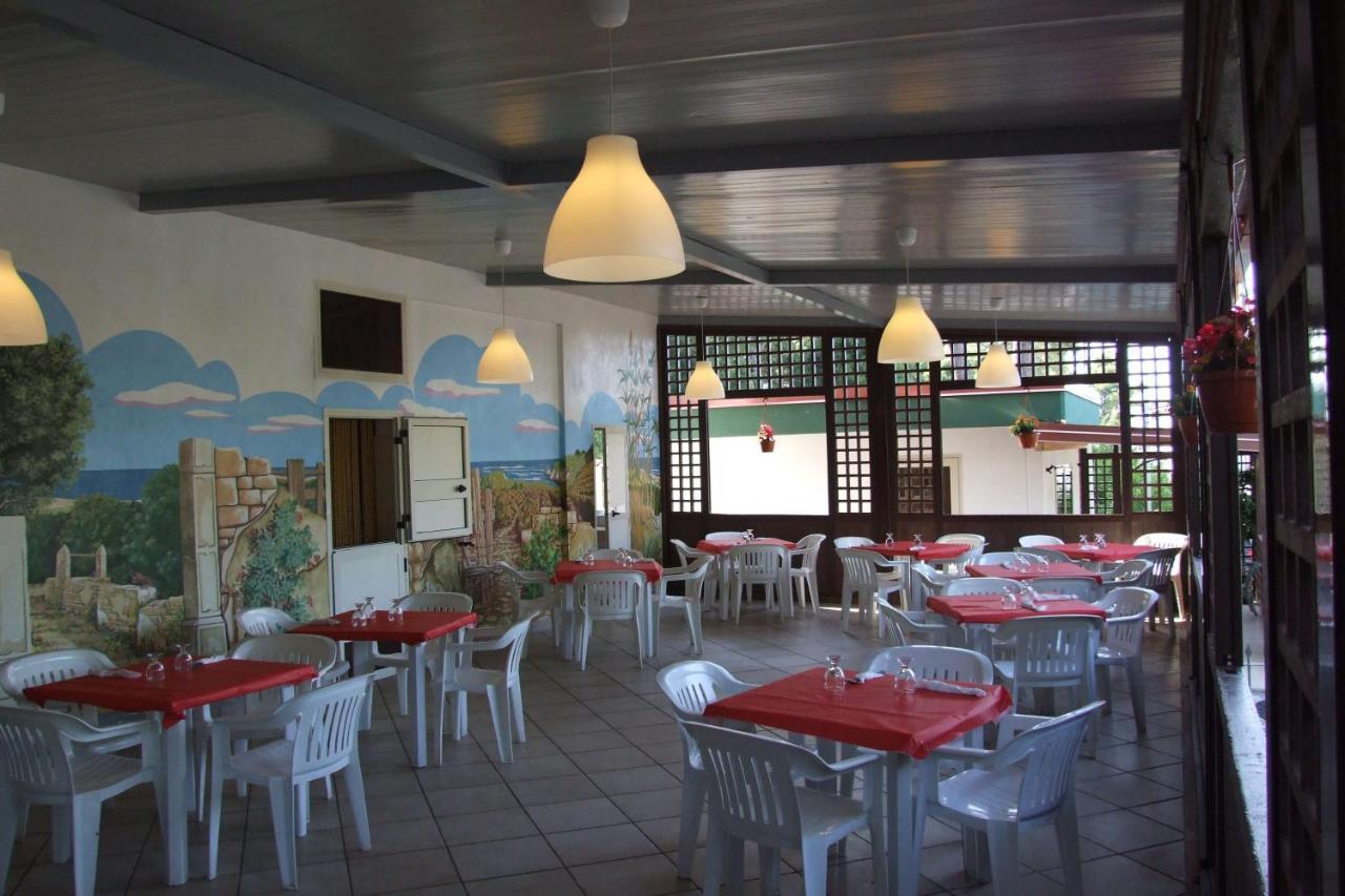 Happy Camp Mobile Homes In Camping Villaggio Internazionale San Menaio Buitenkant foto